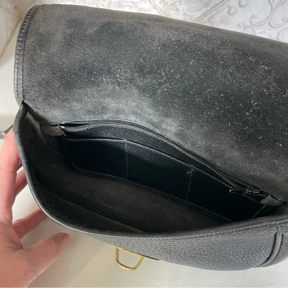 Dooney & Bourke- Vintage Black Leather Flap Crossbody Bag - Picture 6 of 11